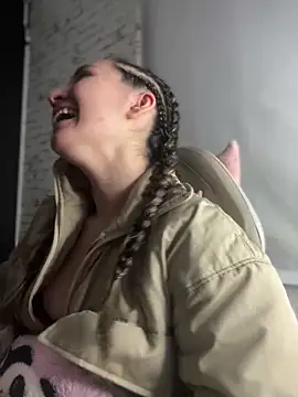 Sophie LS online show from 03-09-25, 01:35