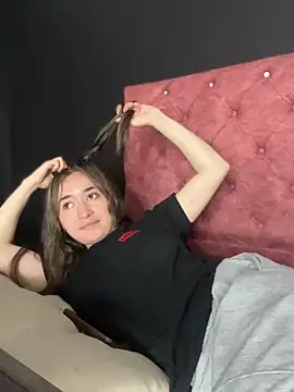 Sophie LS online show from 03-13-25, 05:54