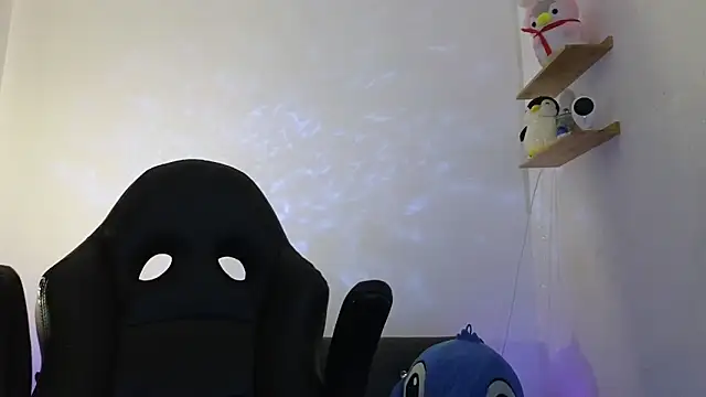 Snapshot of Alissfressa chatting on 04-23-26, 12:56 Alissfressa online show from 04-23-26, 12:56