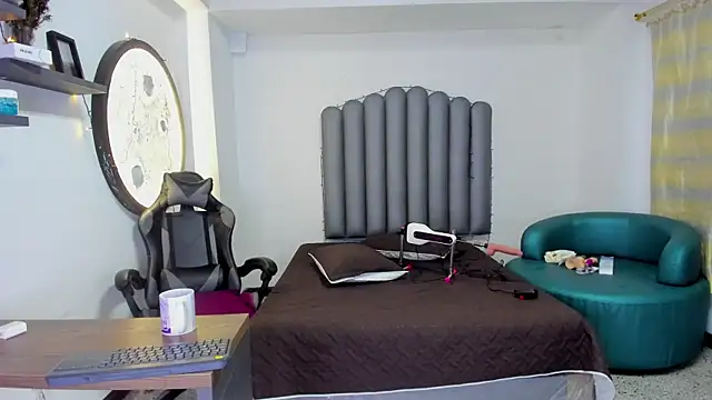 izabellElisa online show from 11-21-25, 03:38