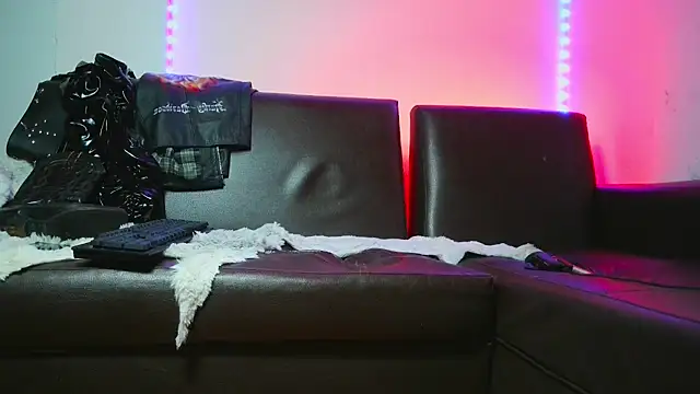 Leonnardo Jaramillo online show from 12-04-24, 09:51