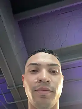 Snapshot of Thiago_Santo_ chatting on 01-28-25, 09:08 Thiago Santo online show from 01-28-25, 09:08