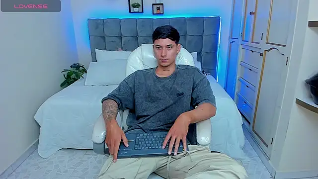 Damian23   online show from 03-07-25, 12:34