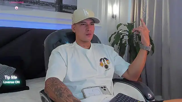 Damian23   online show from 02-11-26, 12:43