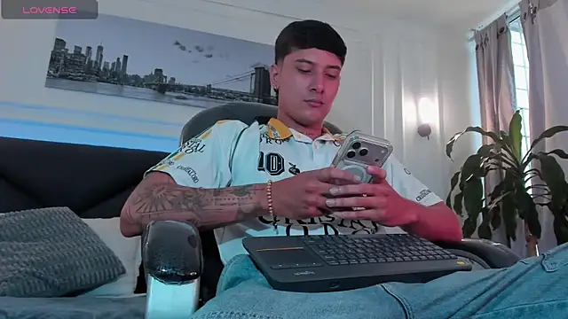 Damian23   online show from 03-27-26, 02:17