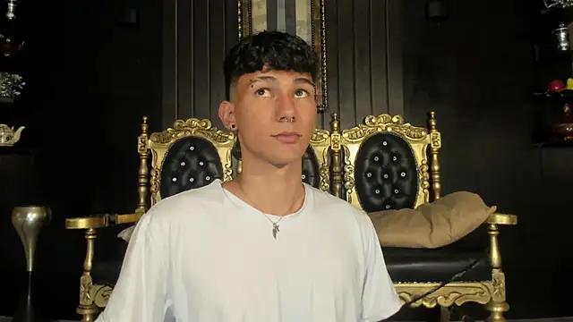 Snapshot of Alexx_tc chatting on 12-06-24, 12:23 Alexx tc online show from 12-06-24, 12:23