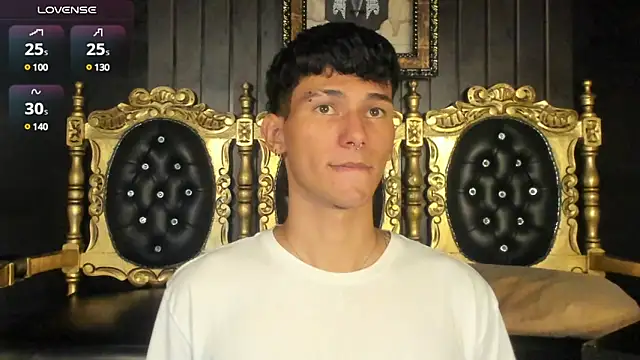 Snapshot of Alexx_tc chatting on 01-06-25, 04:58 Alexx tc online show from 01-06-25, 04:58