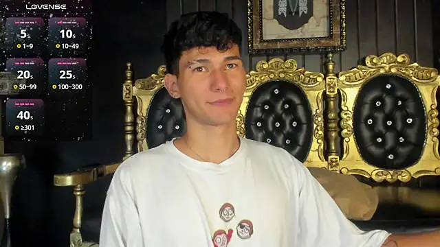 Snapshot of Alexx_tc chatting on 01-06-25, 08:03 Alexx tc online show from 01-06-25, 08:03