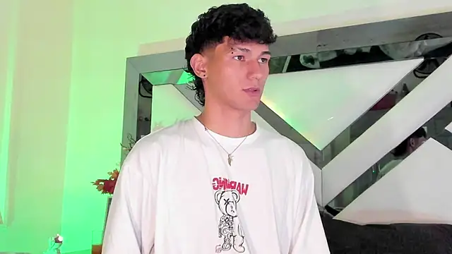 Snapshot of Alexx_tc chatting on 01-30-25, 04:37 Alexx tc online show from 01-30-25, 04:37