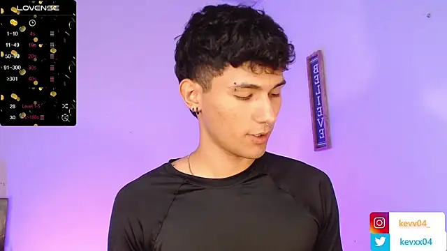 Snapshot of Alexx_tc chatting on 09-22-25, 01:29 Alexx tc online show from 09-22-25, 01:29