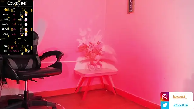 Snapshot of Alexx_tc chatting on 10-01-25, 04:40 Alexx tc online show from 10-01-25, 04:40