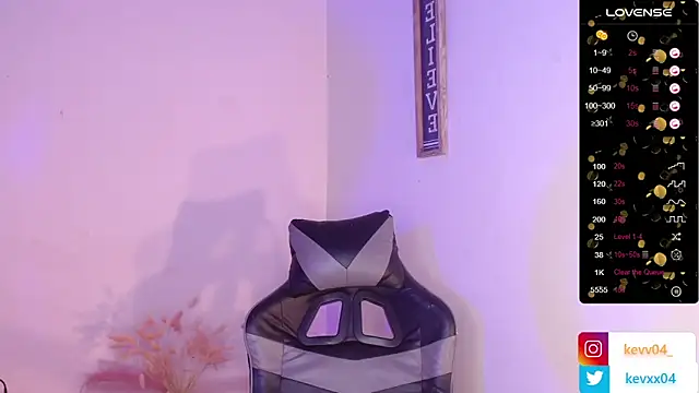 Snapshot of Alexx_tc chatting on 10-29-25, 04:48 Alexx tc online show from 10-29-25, 04:48