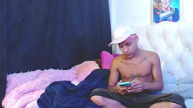 Sexys Boys Hot1 online show from 01-23-25, 05:24