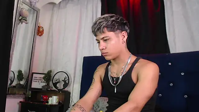 Snapshot of Sexys_Boys_Hot1 chatting on 06-25-26, 05:12 Sexys Boys Hot1 online show from 06-25-26, 05:12