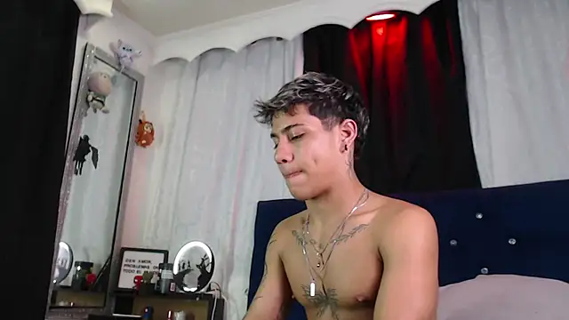Snapshot of Sexys_Boys_Hot1 chatting on 07-07-26, 06:47 Sexys Boys Hot1 online show from 07-07-26, 06:47