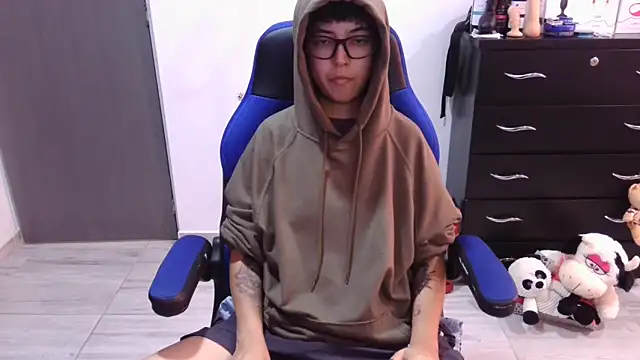 thomascooper7 online show from 12-19-25, 06:59