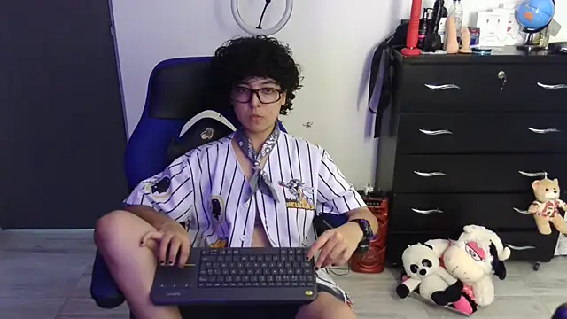 thomascooper7 online show from 04-18-26, 07:07