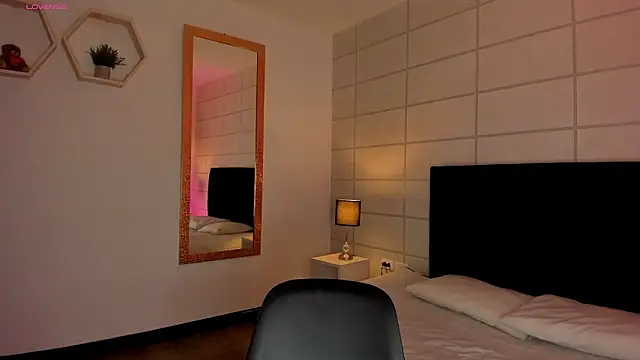 Christine Laam online show from 02-13-26, 12:34