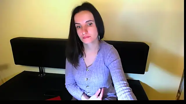 Snapshot of LaimaV_ chatting on 12-23-24, 04:50 LaimaV online show from 12-23-24, 04:50