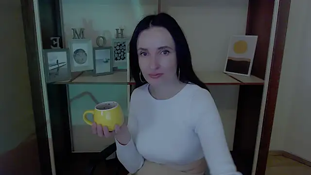 Snapshot of LaimaV_ chatting on 09-28-25, 08:31 LaimaV online show from 09-28-25, 08:31