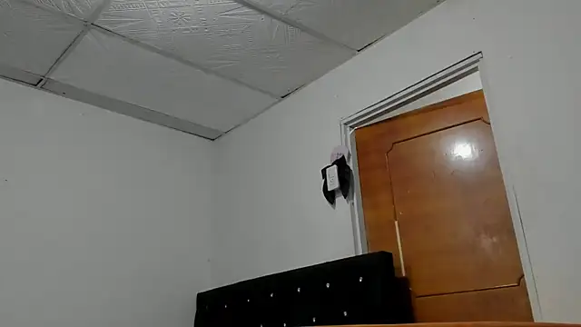 Snapshot of chloe_evanx_ chatting on 01-18-25, 10:17 chloe evanx online show from 01-18-25, 10:17