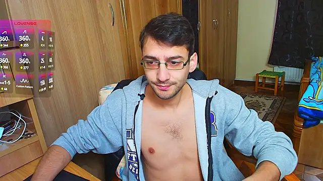 Snapshot of HungEddy chatting on 12-08-24, 09:46 HungEddy online show from 12-08-24, 09:46