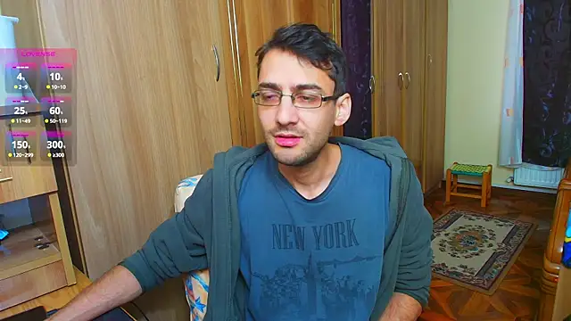 Snapshot of HungEddy chatting on 12-26-24, 12:16 HungEddy online show from 12-26-24, 12:16