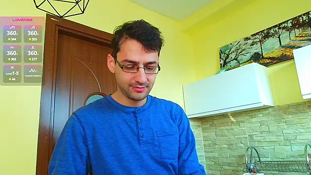 Snapshot of HungEddy chatting on 02-25-25, 08:25 HungEddy online show from 02-25-25, 08:25