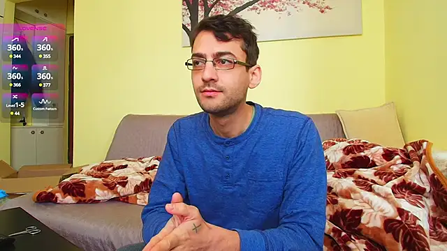 Snapshot of HungEddy chatting on 02-26-25, 12:14 HungEddy online show from 02-26-25, 12:14