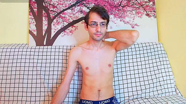 Snapshot of HungEddy chatting on 09-09-25, 05:12 HungEddy online show from 09-09-25, 05:12