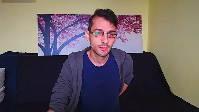 Snapshot of HungEddy chatting on 10-03-25, 04:53 HungEddy online show from 10-03-25, 04:53