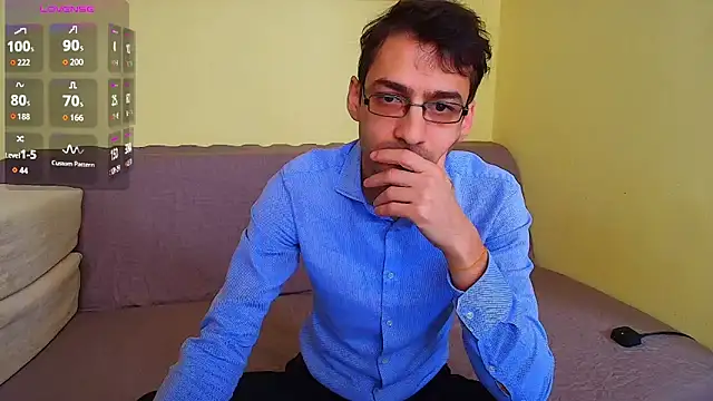 Snapshot of HungEddy chatting on 11-15-25, 10:45 HungEddy online show from 11-15-25, 10:45