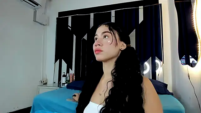 Snapshot of Sofia-candyht chatting on 12-22-24, 01:34 Sofia-candyht online show from 12-22-24, 01:34