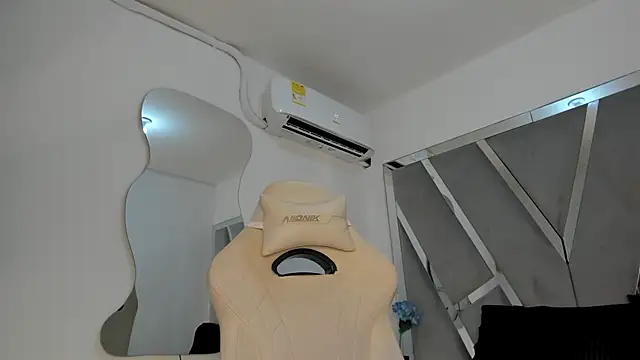 Snapshot of Sofia-candyht chatting on 01-24-25, 08:54 Sofia-candyht online show from 01-24-25, 08:54