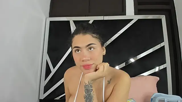 Snapshot of Sofia-candyht chatting on 03-02-25, 09:11 Sofia-candyht online show from 03-02-25, 09:11