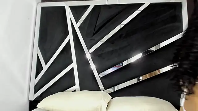 Snapshot of Sofia-candyht chatting on 03-07-25, 09:17 Sofia-candyht online show from 03-07-25, 09:17