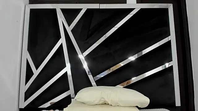 Snapshot of Sofia-candyht chatting on 03-08-25, 01:39 Sofia-candyht online show from 03-08-25, 01:39