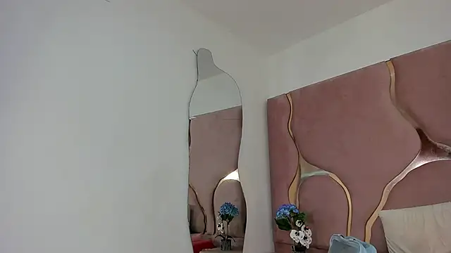 Snapshot of Sofia-candyht chatting on 02-22-26, 09:13 Sofia-candyht online show from 02-22-26, 09:13