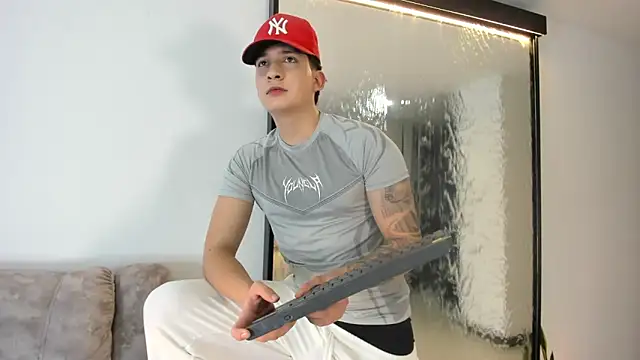 emmanuel scor online show from 12-18-25, 03:56