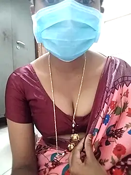 Snapshot of Jyotilakshmi chatting on 10-31-25, 02:29 Jyotilakshmi online show from 10-31-25, 02:29