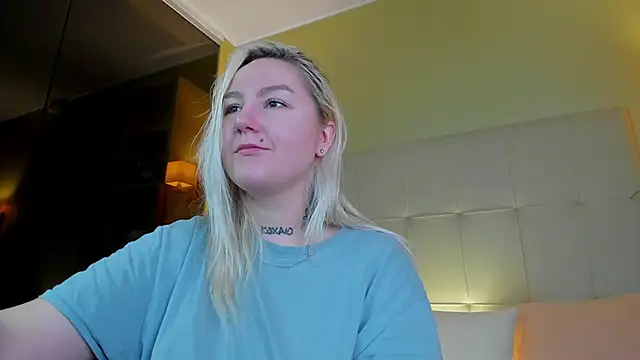 Snapshot of Debbie_Taylor chatting on 01-17-26, 05:05 Debbie Taylor online show from 01-17-26, 05:05