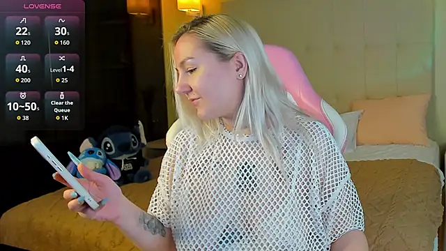 Snapshot of Debbie_Taylor chatting on 02-11-26, 05:18 Debbie Taylor online show from 02-11-26, 05:18