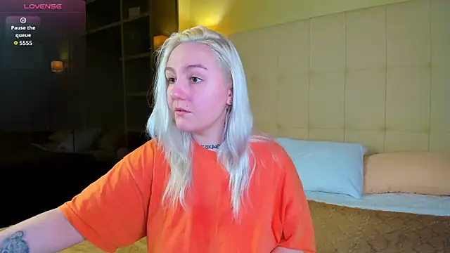 Snapshot of Debbie_Taylor chatting on 02-26-26, 05:34 Debbie Taylor online show from 02-26-26, 05:34