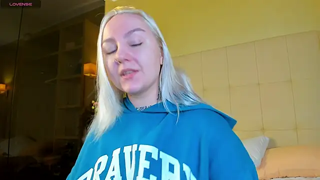 Snapshot of Debbie_Taylor chatting on 02-27-26, 05:24 Debbie Taylor online show from 02-27-26, 05:24