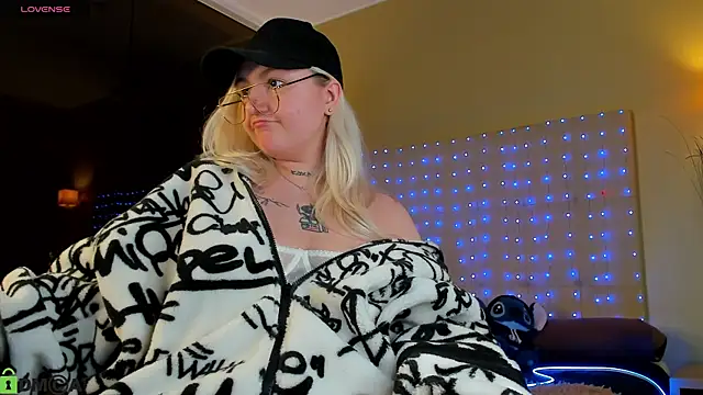 Debbie Taylor online show from 04-18-26, 07:58