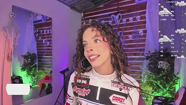 Sapphire Venuss online show from 10-15-25, 02:55