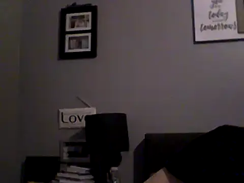 Snapshot of Watson4U chatting on 12-19-24, 04:24 Watson4U online show from 12-19-24, 04:24