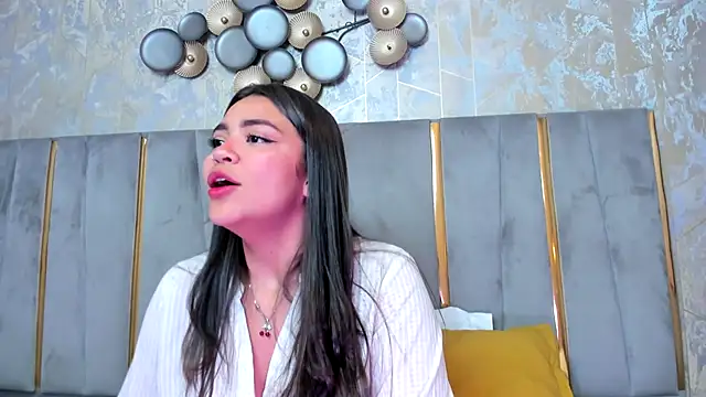 Snapshot of KimDevinne chatting on 11-26-25, 02:34 KimDevinne online show from 11-26-25, 02:34