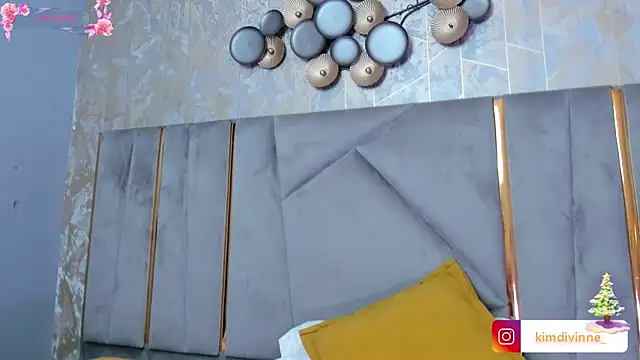 Snapshot of KimDevinne chatting on 11-29-25, 03:09 KimDevinne online show from 11-29-25, 03:09