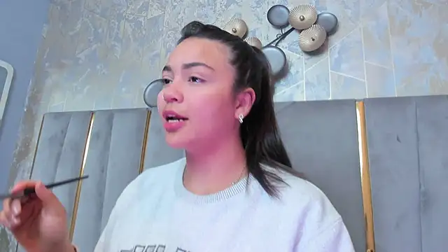 KimDevinne online show from 01-11-26, 02:16